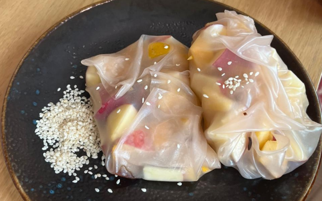 Fruitloempia met seizoensfruit